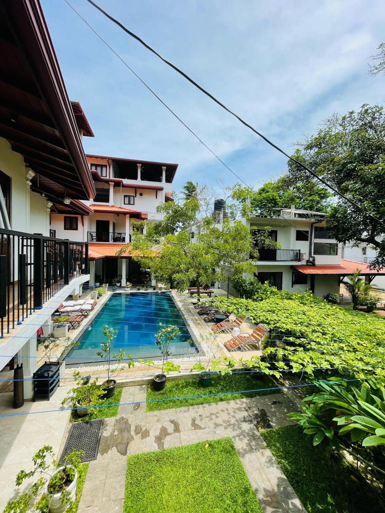 Villa Red Lobster Hikkaduwa Bagian luar foto