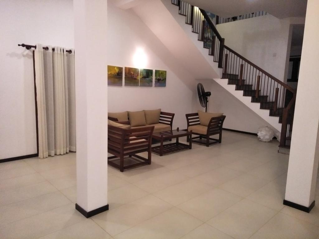 Villa Red Lobster Hikkaduwa Bagian luar foto